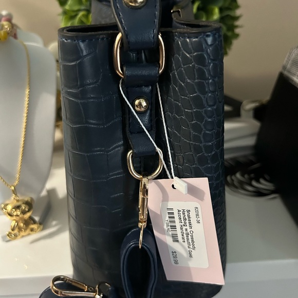 Bucket Handbag - Picture 2 of 4